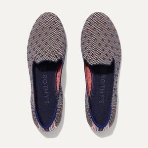 New in Box - Rothy’s Size 11.5 Loafer in Coral Dot
